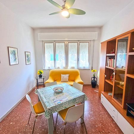 A Due Passi Dal Mare Apartment Lido di Camaiore Luaran gambar
